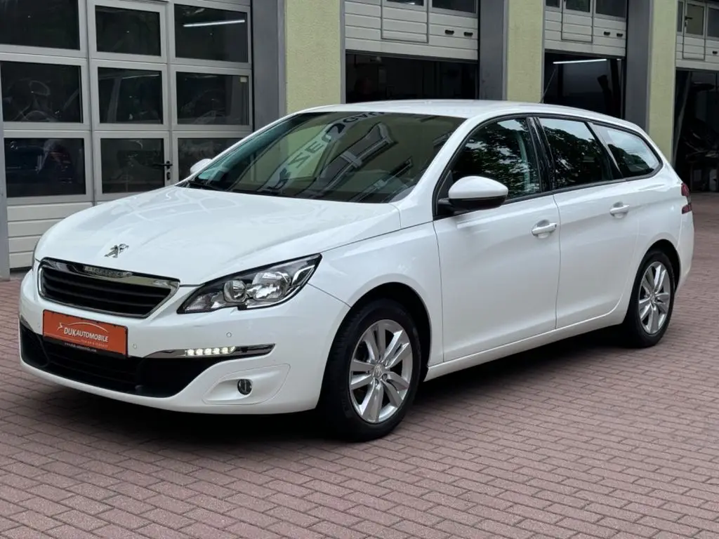 Photo 1 : Peugeot 308 2015 Essence