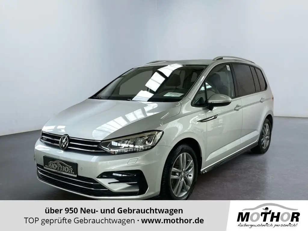 Photo 1 : Volkswagen Touran 2022 Essence