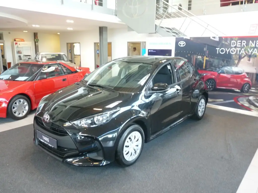 Photo 1 : Toyota Yaris 2023 Petrol