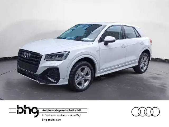 Photo 1 : Audi Q2 2024 Petrol