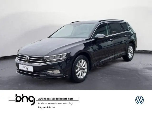 Photo 1 : Volkswagen Passat 2022 Petrol