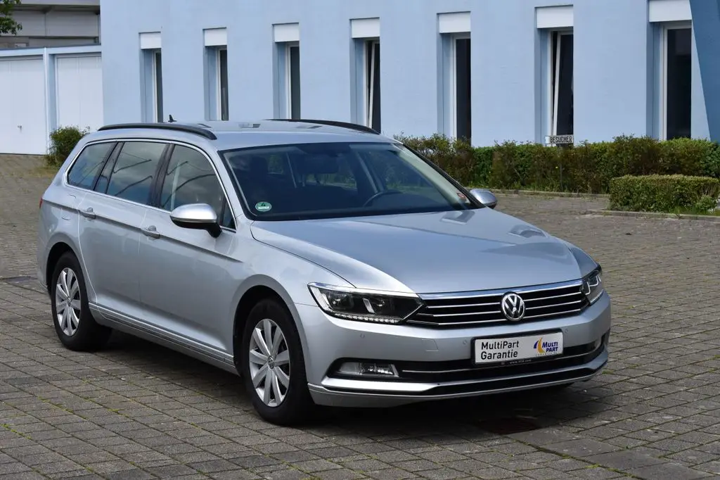 Photo 1 : Volkswagen Passat 2018 Diesel