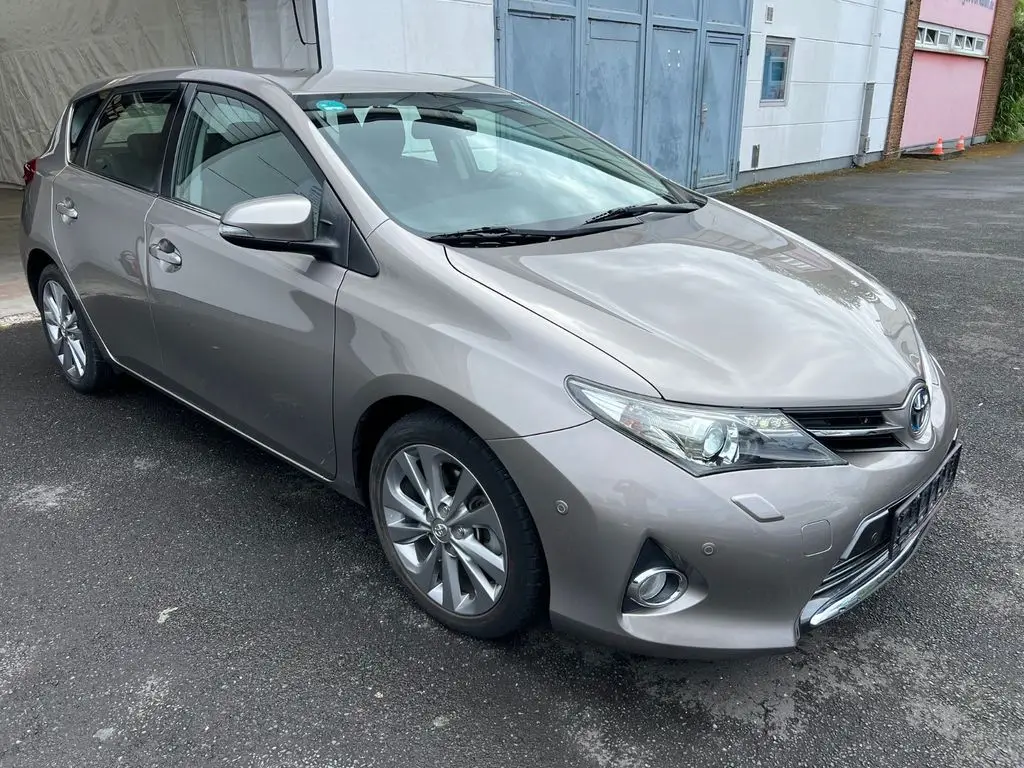 Photo 1 : Toyota Auris 2015 Hybride