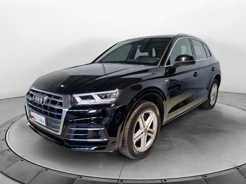 Photo 1 : Audi Q5 2020 Hybride