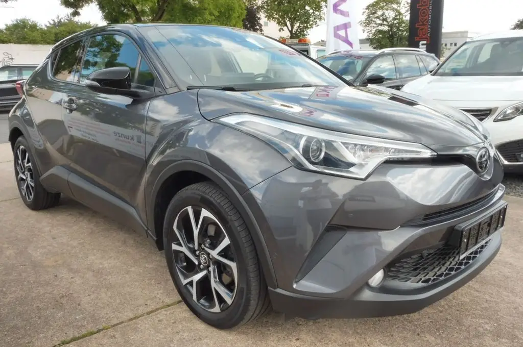 Photo 1 : Toyota C-hr 2018 Petrol