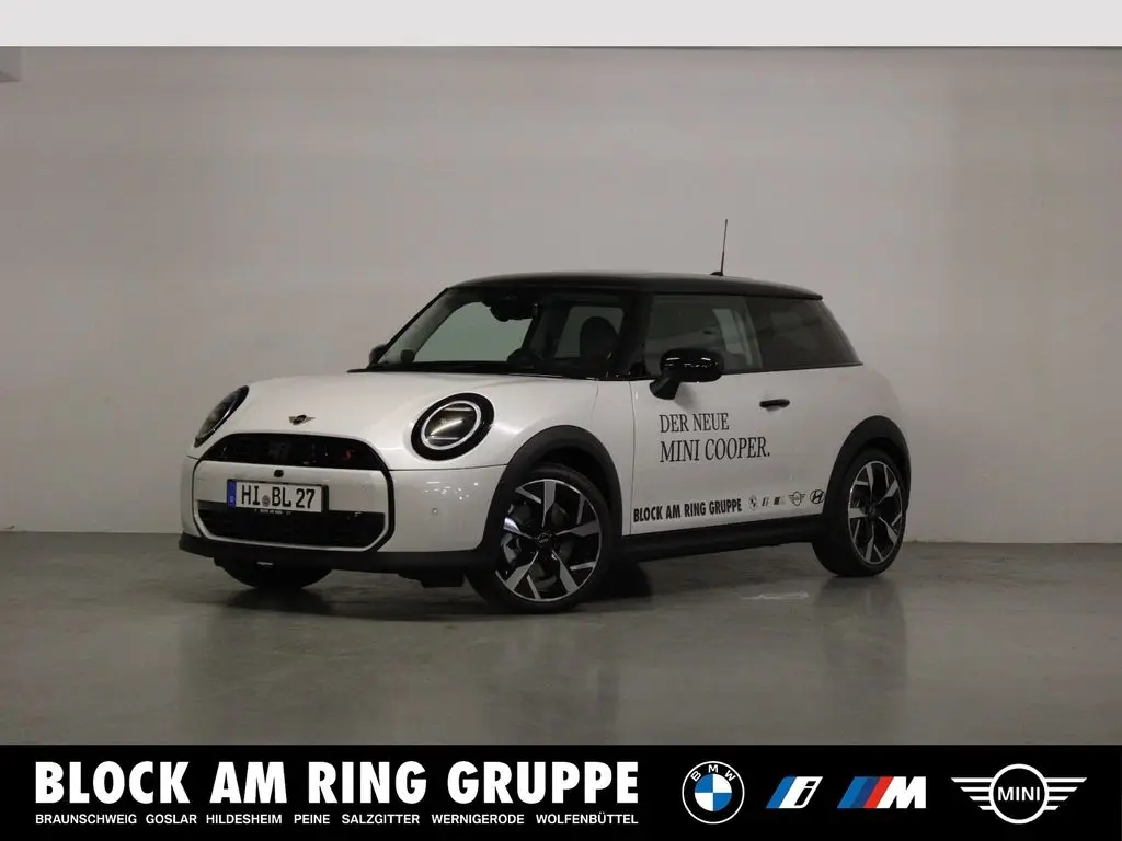 Photo 1 : Mini Cooper 2024 Essence