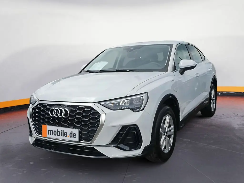 Photo 1 : Audi Q3 2022 Hybrid