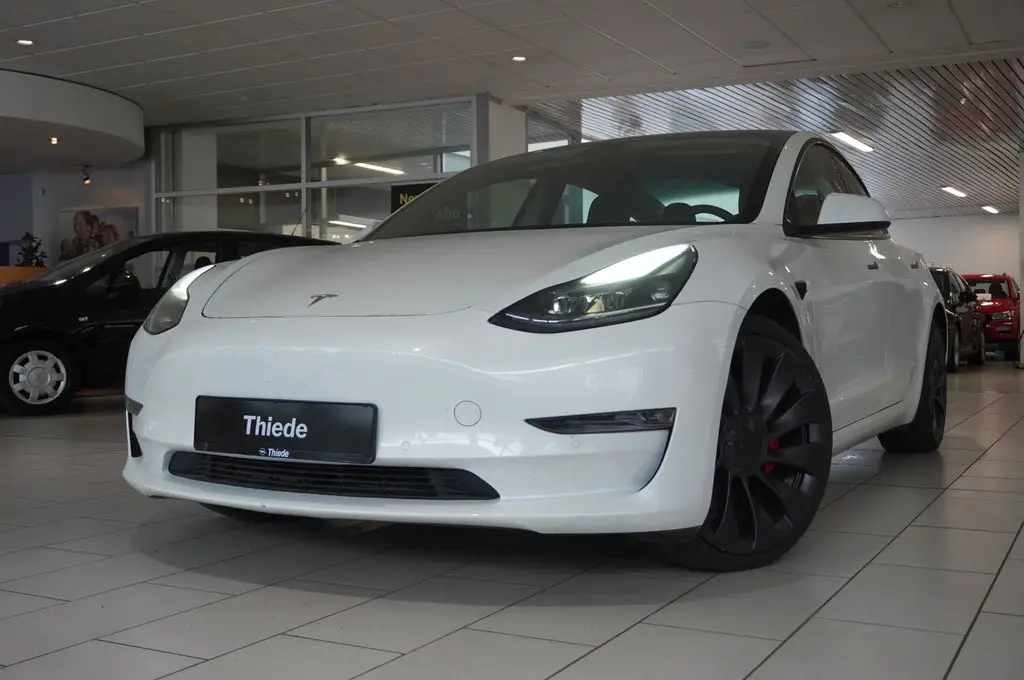 Photo 1 : Tesla Model 3 2022 Non renseigné