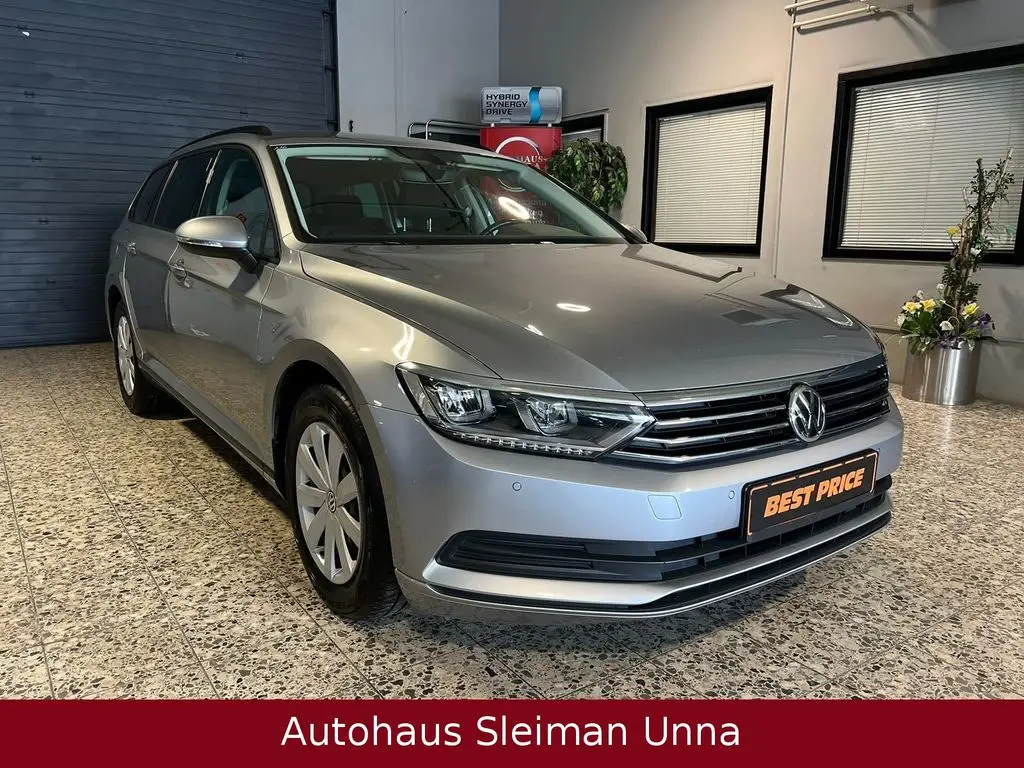 Photo 1 : Volkswagen Passat 2017 Petrol