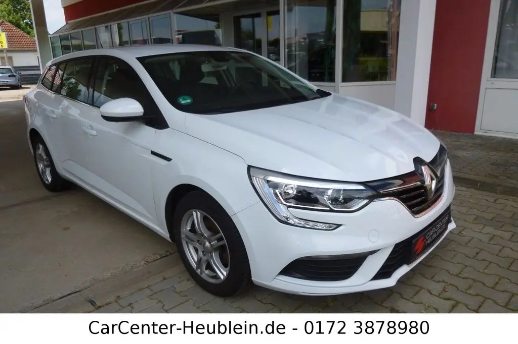 Photo 1 : Renault Megane 2017 Petrol