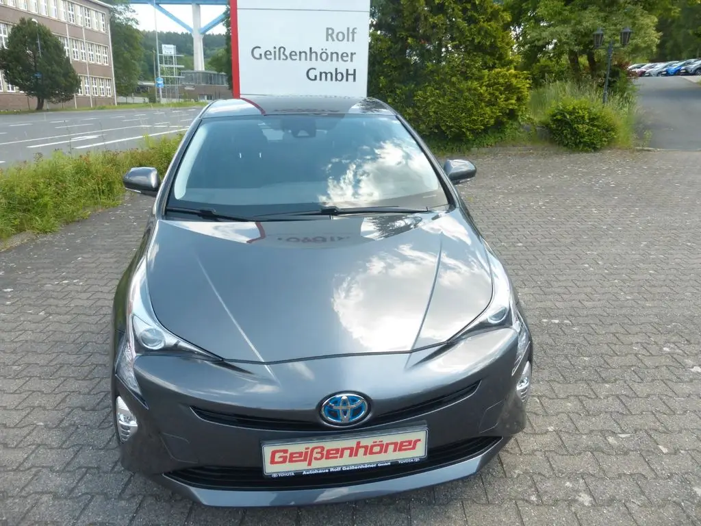 Photo 1 : Toyota Prius 2016 Hybride