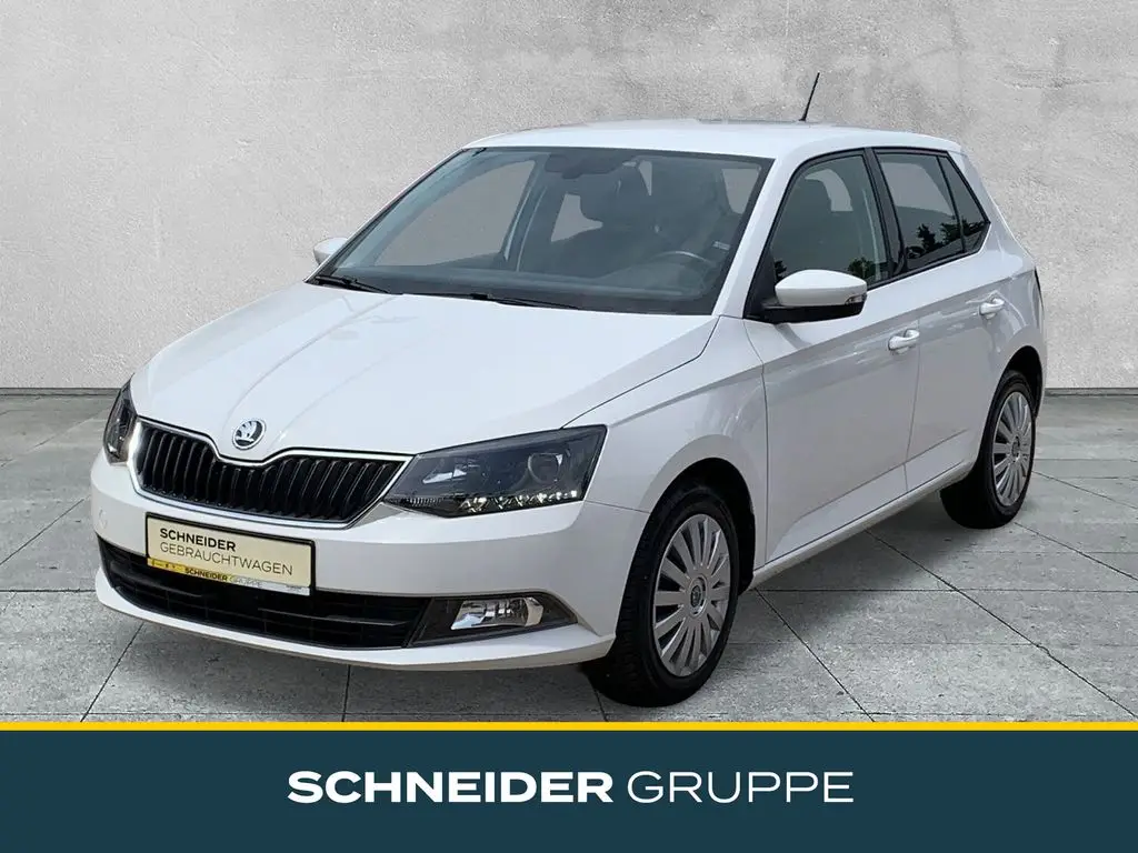 Photo 1 : Skoda Fabia 2017 Petrol