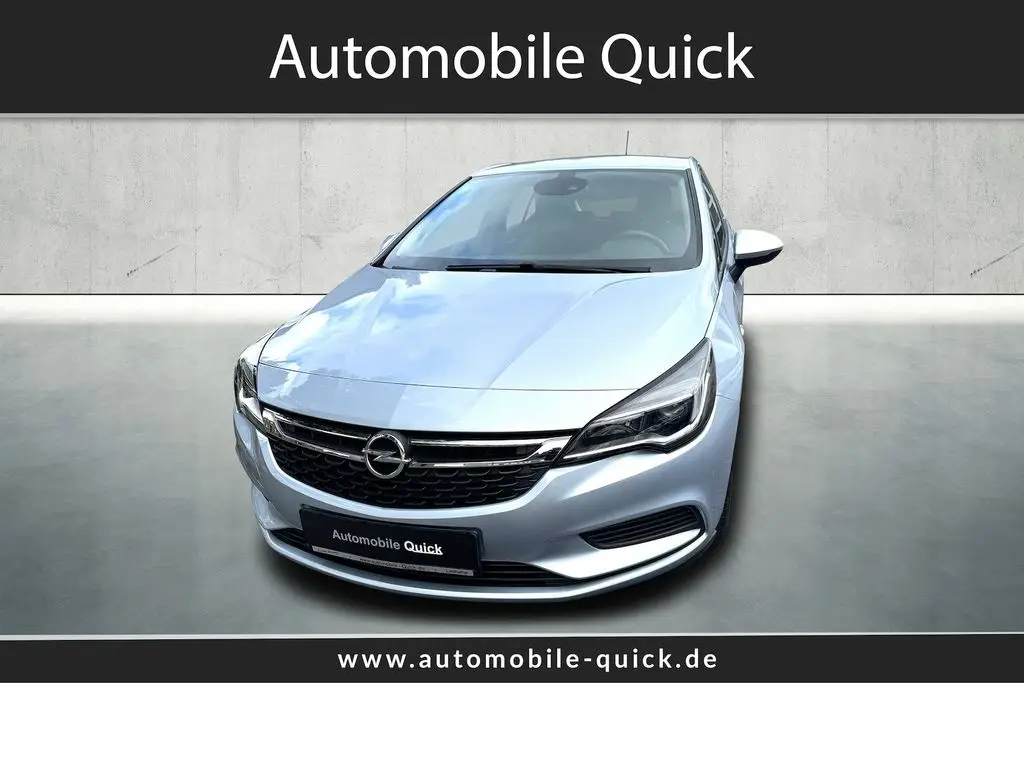 Photo 1 : Opel Astra 2016 Petrol