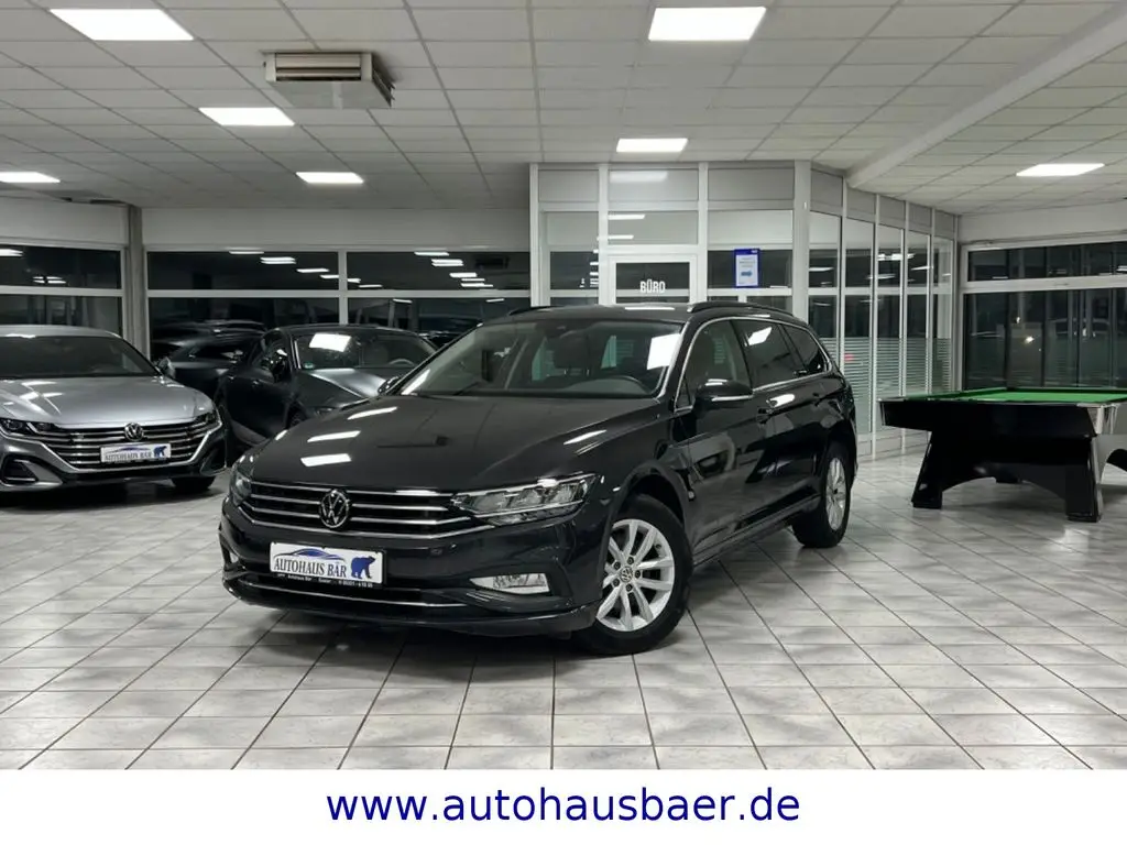 Photo 1 : Volkswagen Passat 2023 Essence