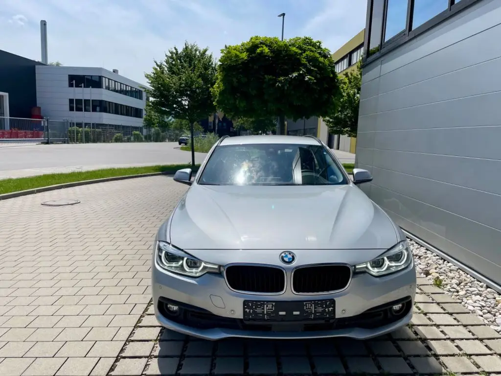 Photo 1 : Bmw Serie 3 2019 Diesel