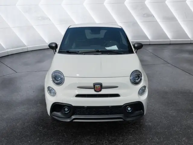 Photo 1 : Abarth 695 2024 Petrol