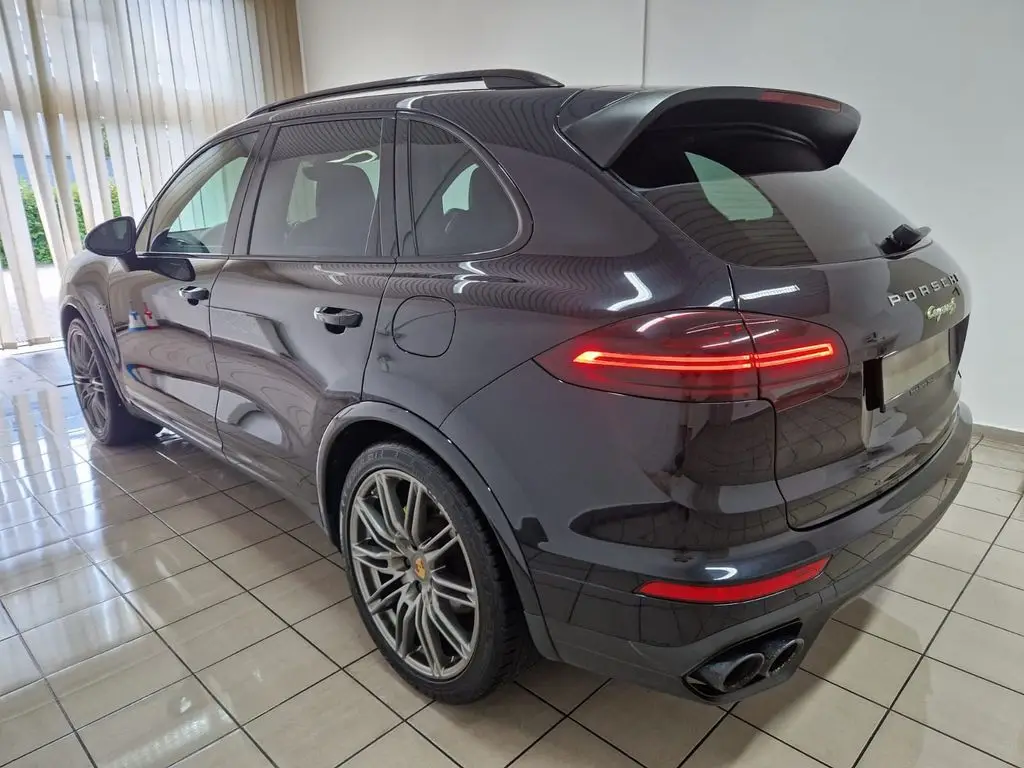 Photo 1 : Porsche Cayenne 2017 Hybride