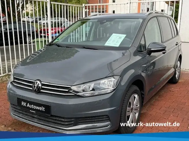 Photo 1 : Volkswagen Touran 2023 Essence