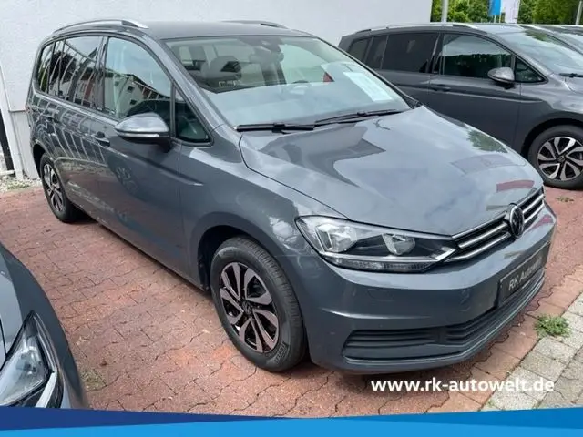 Photo 1 : Volkswagen Touran 2023 Essence