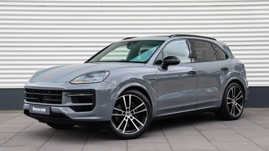 Photo 1 : Porsche Cayenne 2023 Hybrid