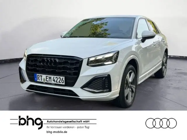 Photo 1 : Audi Q2 2024 Petrol