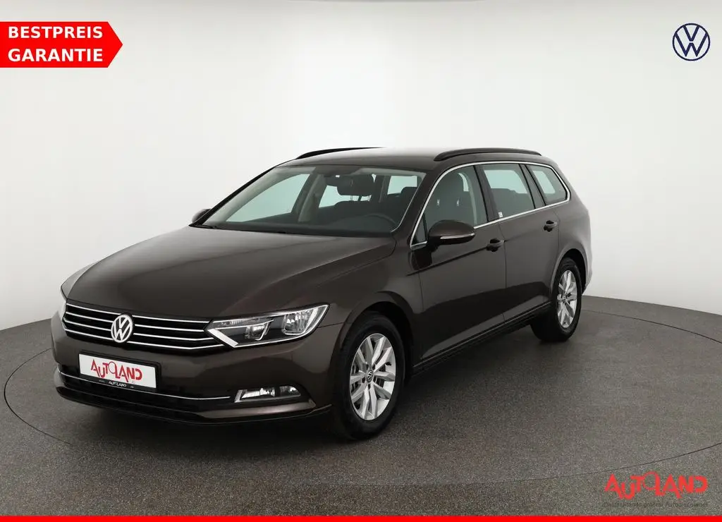 Photo 1 : Volkswagen Passat 2015 Petrol