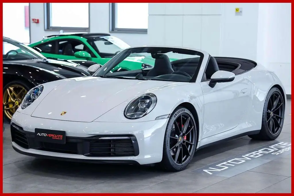 Photo 1 : Porsche 992 2019 Essence