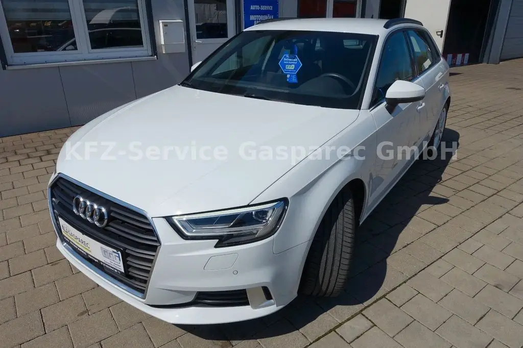 Photo 1 : Audi A3 2019 Petrol