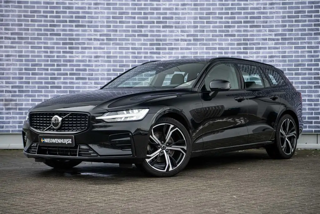 Photo 1 : Volvo V60 2023 Essence