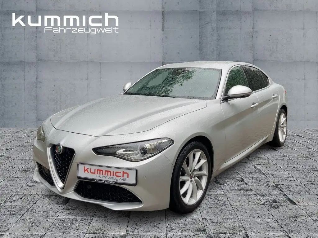 Photo 1 : Alfa Romeo Giulia 2020 Essence