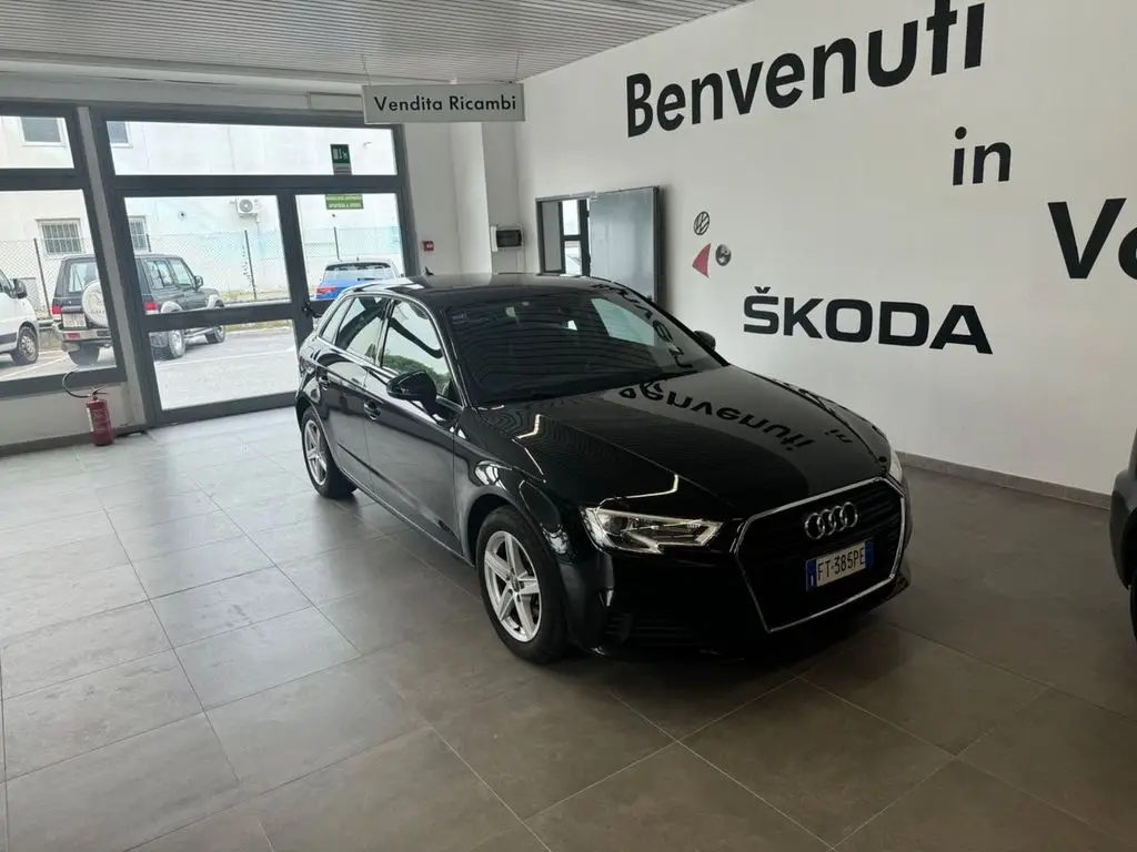 Photo 1 : Audi A3 2018 Diesel