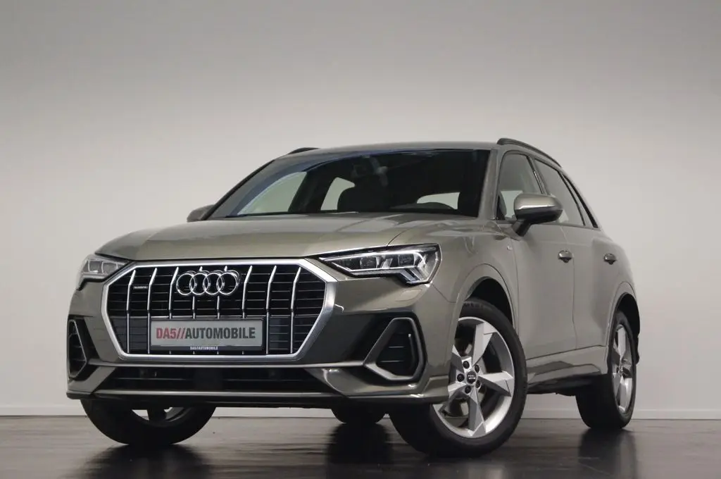 Photo 1 : Audi Q3 2019 Essence