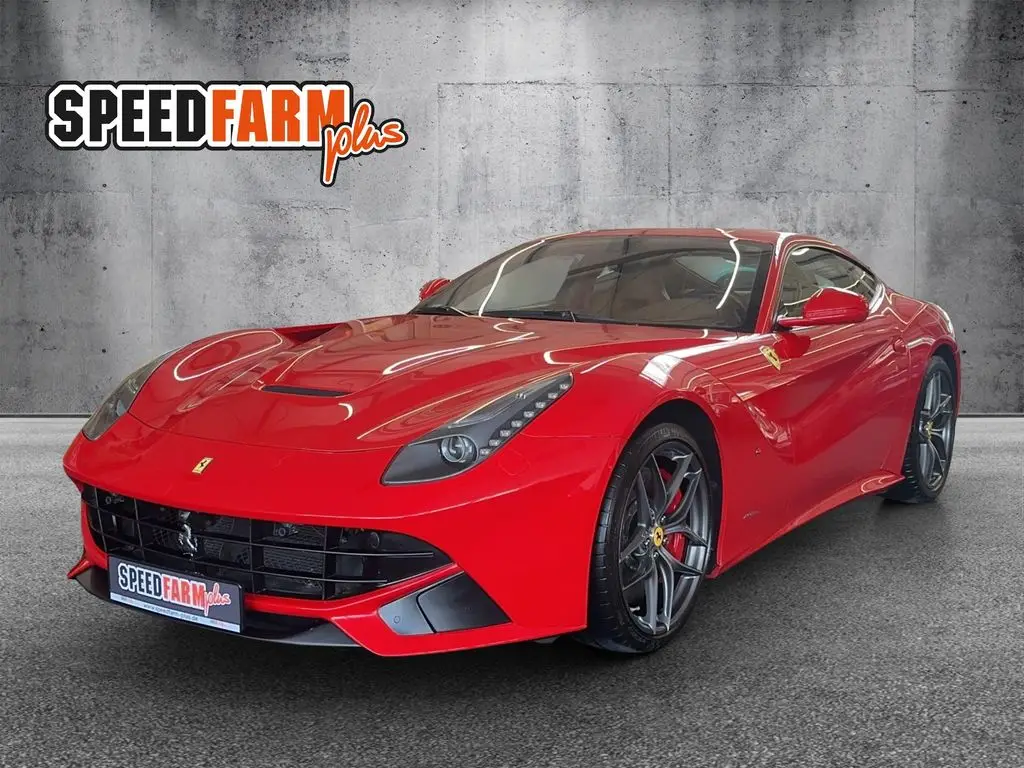 Photo 1 : Ferrari F12 2015 Essence