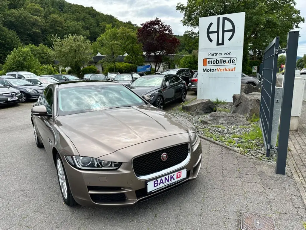 Photo 1 : Jaguar Xe 2015 Diesel