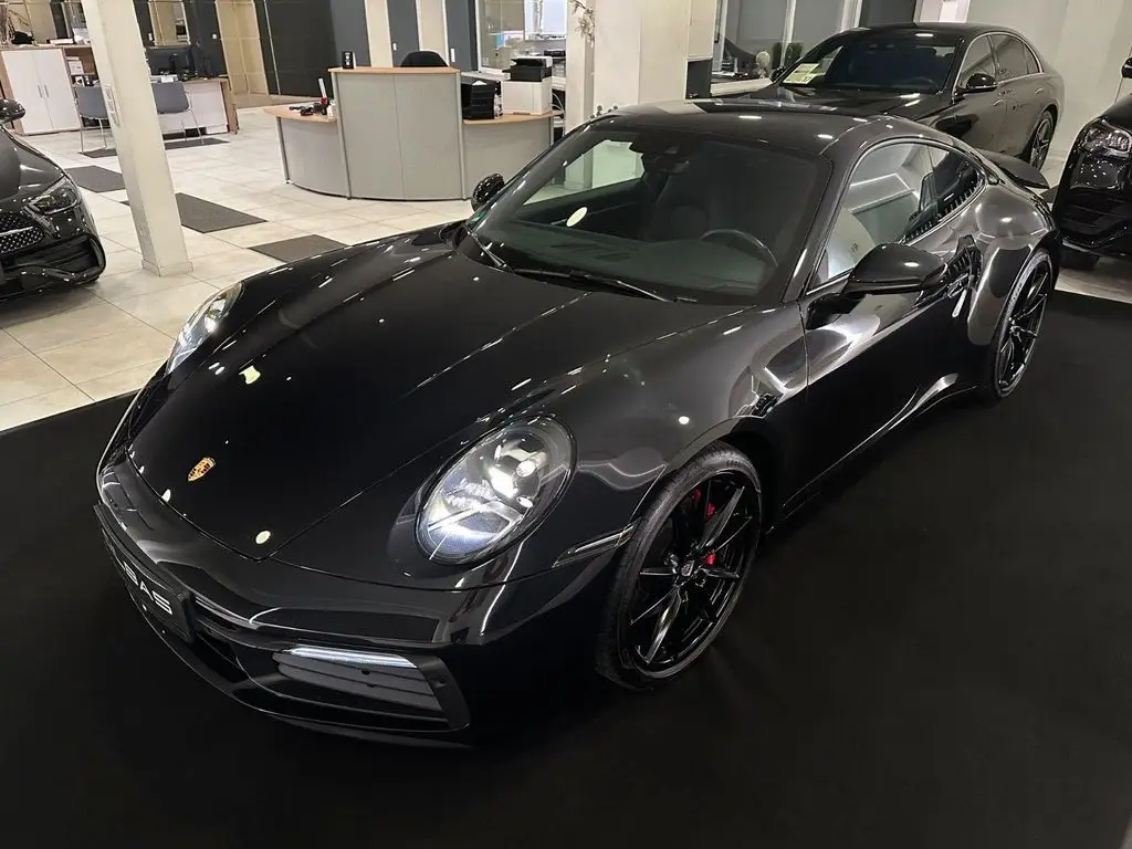 Photo 1 : Porsche 992 2019 Petrol