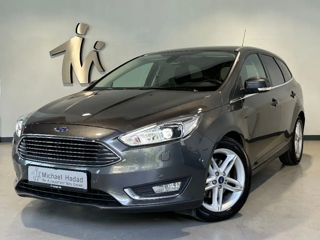 Photo 1 : Ford Focus 2016 Petrol