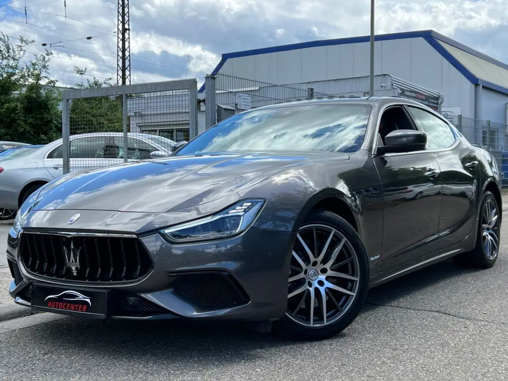 Photo 1 : Maserati Ghibli 2021 Essence