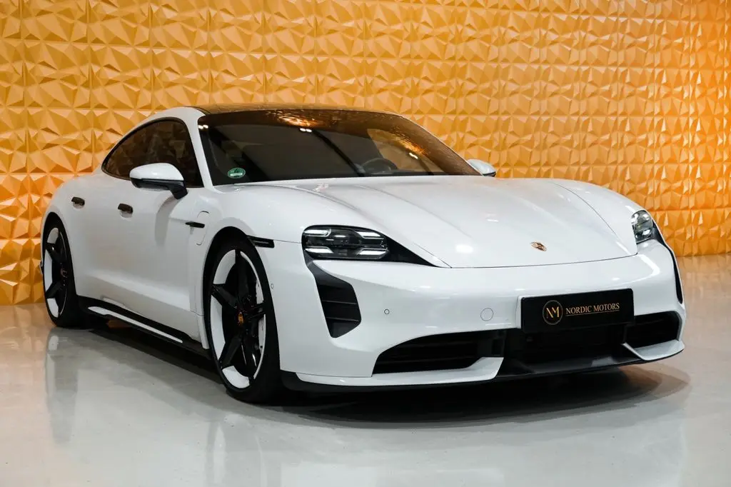 Photo 1 : Porsche Taycan 2020 Not specified