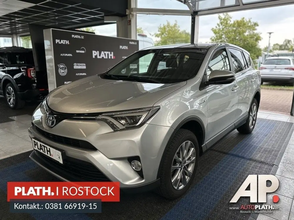 Photo 1 : Toyota Rav4 2016 Hybrid