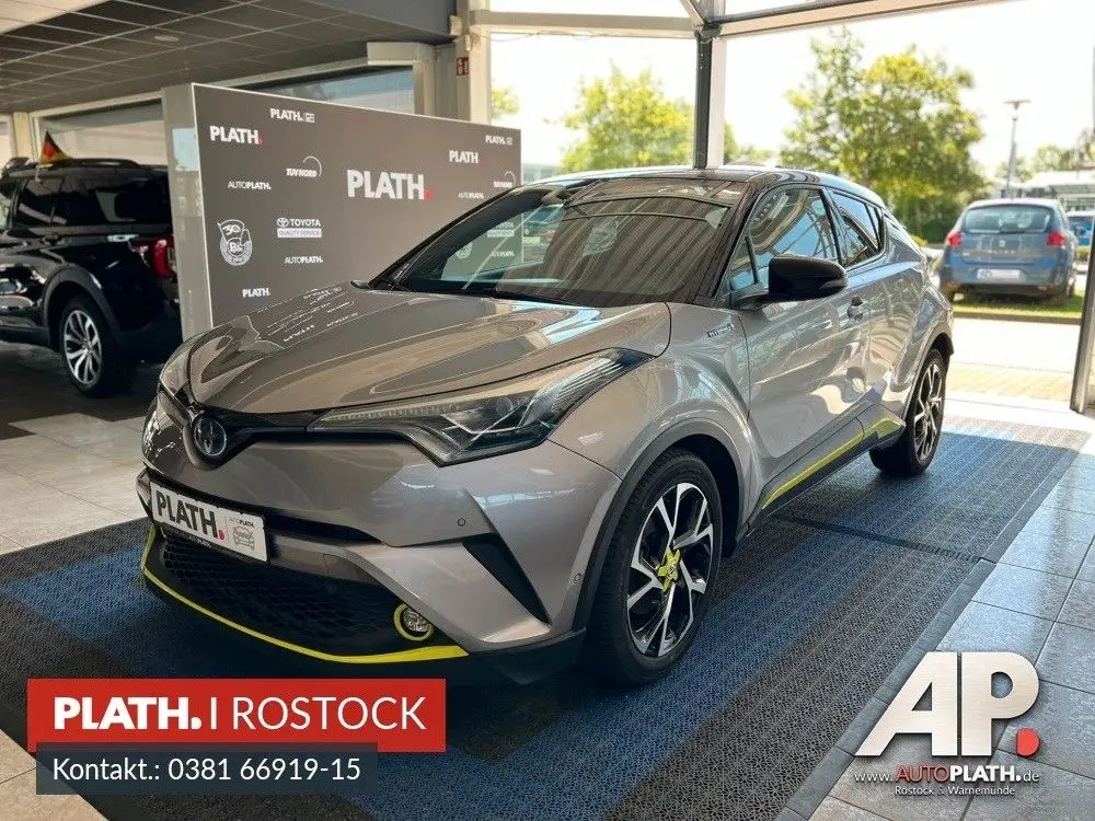 Photo 1 : Toyota C-hr 2017 Hybrid