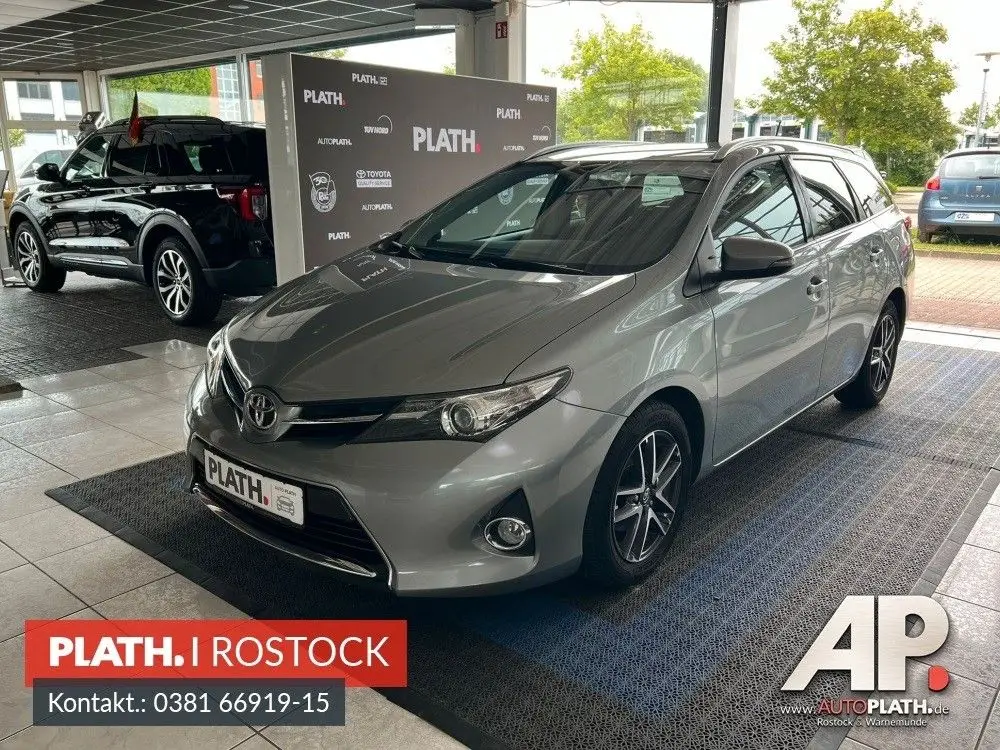 Photo 1 : Toyota Auris 2015 Essence