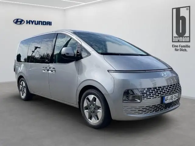 Photo 1 : Hyundai Staria 2024 Diesel