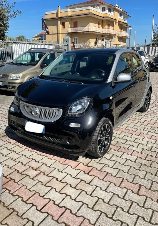 Photo 1 : Smart Forfour 2017 Petrol