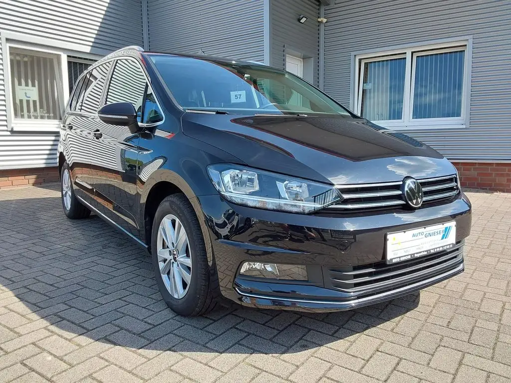 Photo 1 : Volkswagen Touran 2023 Petrol