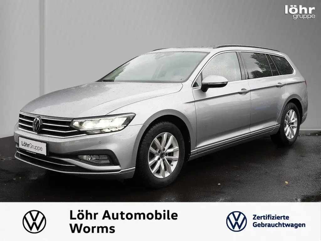 Photo 1 : Volkswagen Passat 2023 Essence