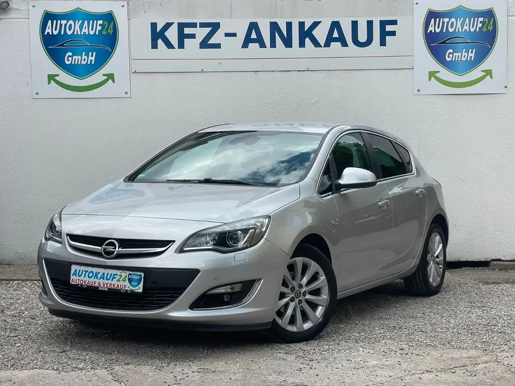 Photo 1 : Opel Astra 2015 Petrol