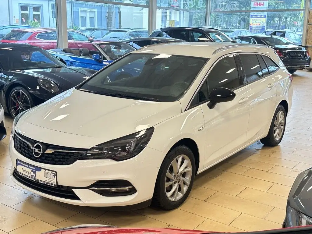 Photo 1 : Opel Astra 2022 Essence