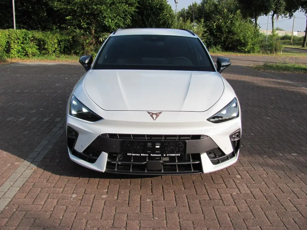 Photo 1 : Cupra Leon 2024 Petrol