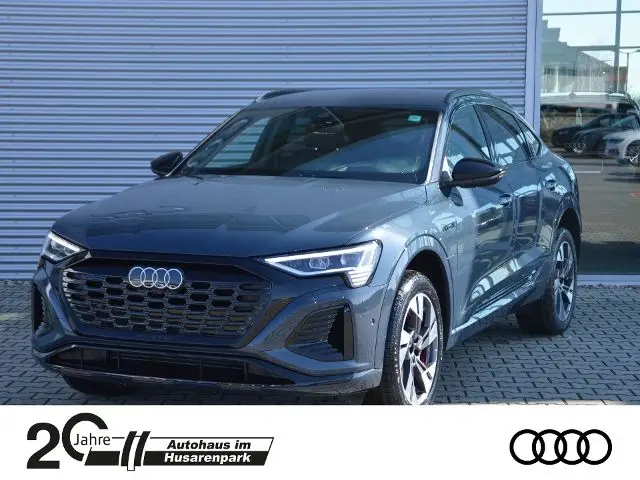 Photo 1 : Audi Q8 2023 Non renseigné