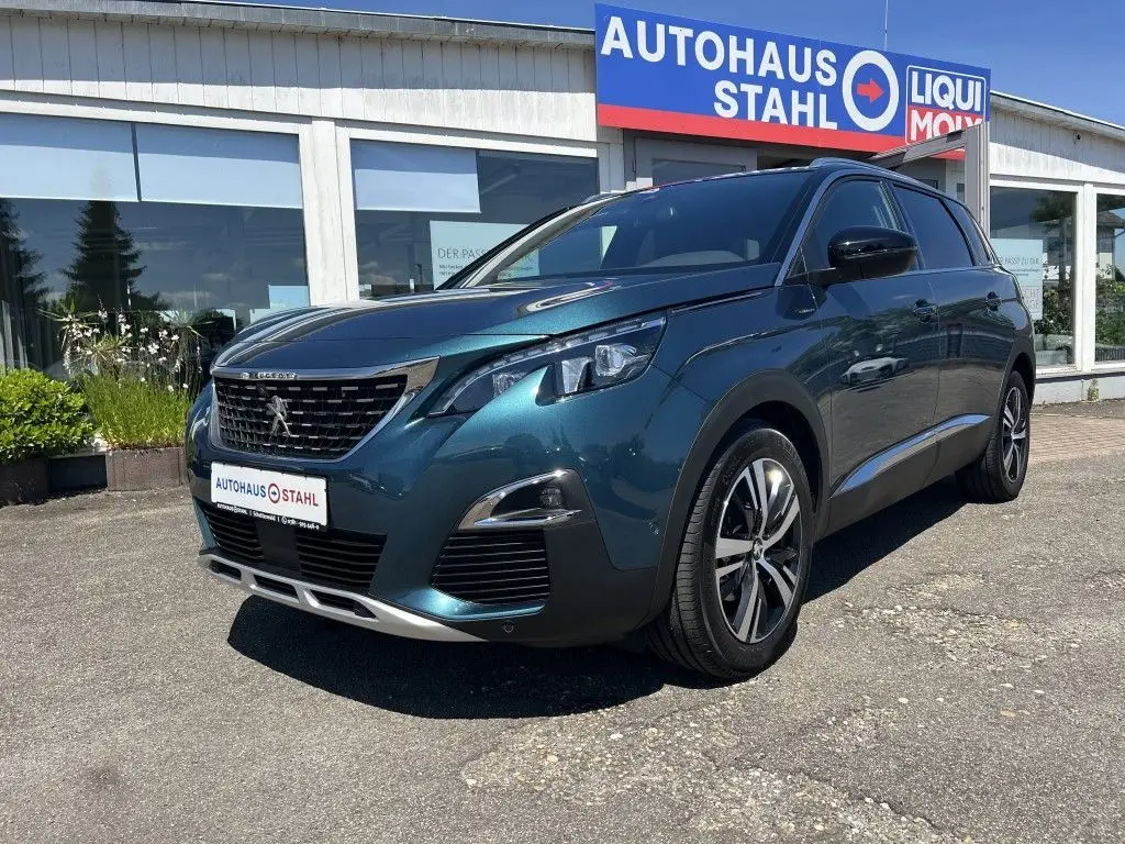 Photo 1 : Peugeot 5008 2020 Petrol